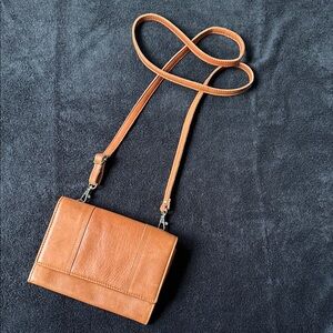 Chic Tan Leather Crossbody Bag